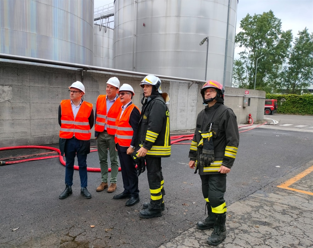 Gruppo Caviro vicino alla comunità di Faenza