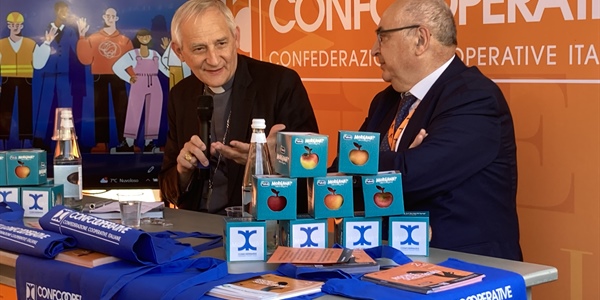 Cooperative, l’economia del noi. A Trento l’incontro con il Cardinale Zuppi 